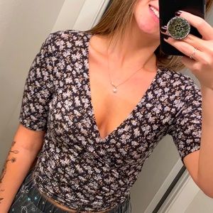 AMEFICAN EAGLE FLORAL TIED SHIRT